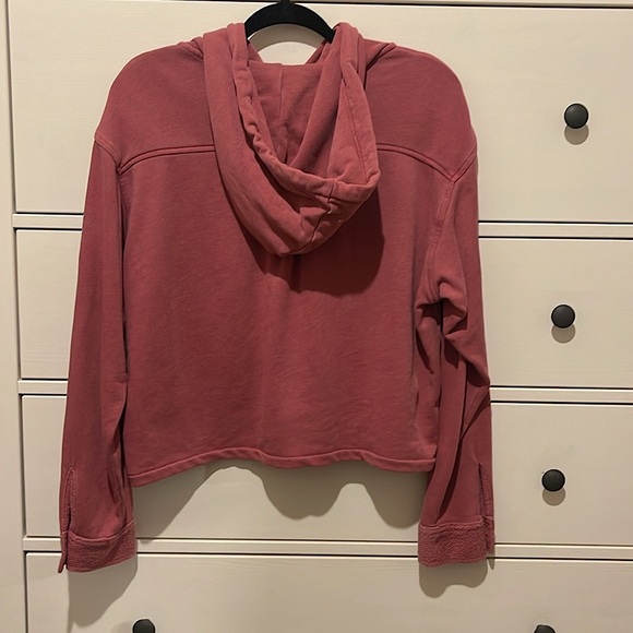American Eagle Outfitters cropped button down hoodie!!! - Picture 2 of 3